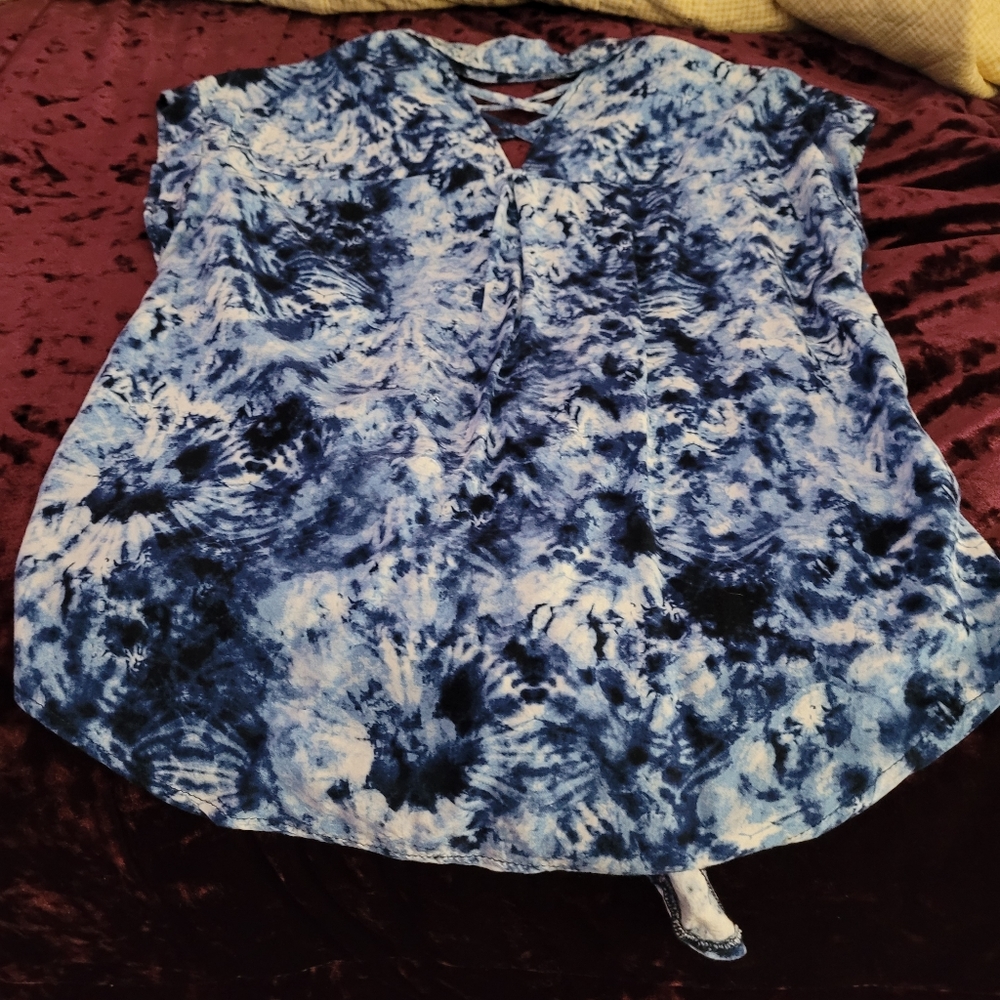 No Boundaries (M) cropped  top